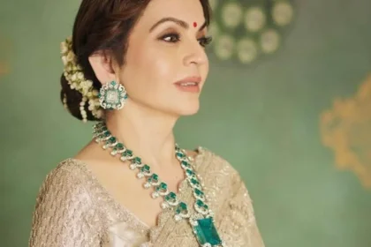 Nita Ambani Diamond Necklace: बेटे की शादी में नीता अंबानी ने पहना 500 करोड़ के गले की हार, जमकर हो रहा है चर्चा!