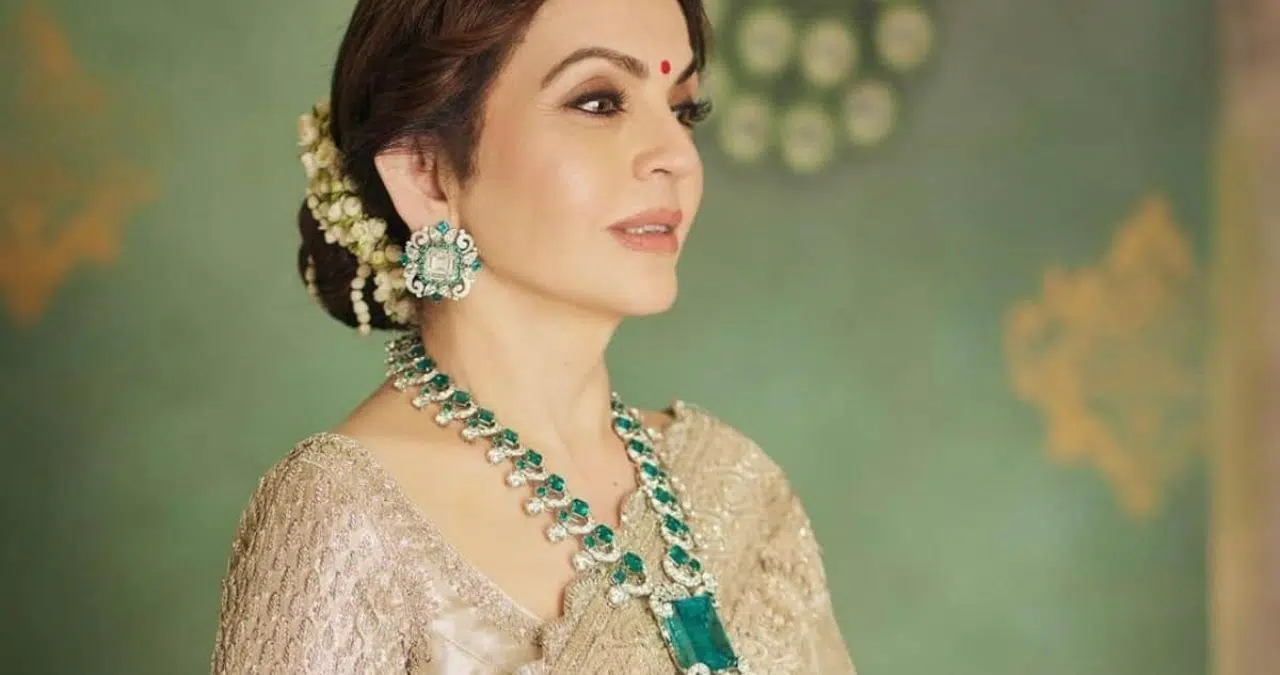 Nita Ambani Diamond Necklace: बेटे की शादी में नीता अंबानी ने पहना 500 करोड़ के गले की हार, जमकर हो रहा है चर्चा!